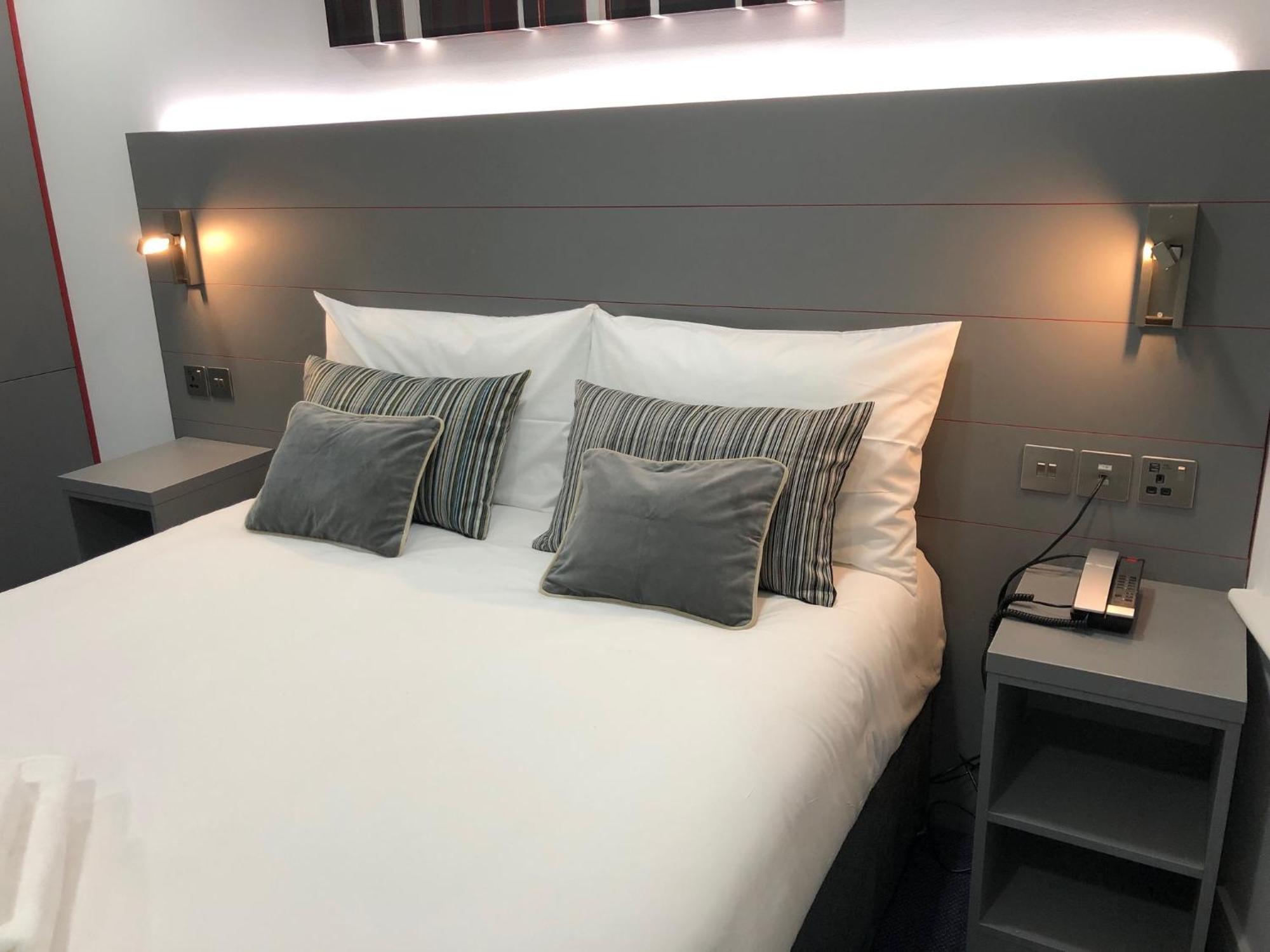 Ilford Hotel Goodmayes Экстерьер фото