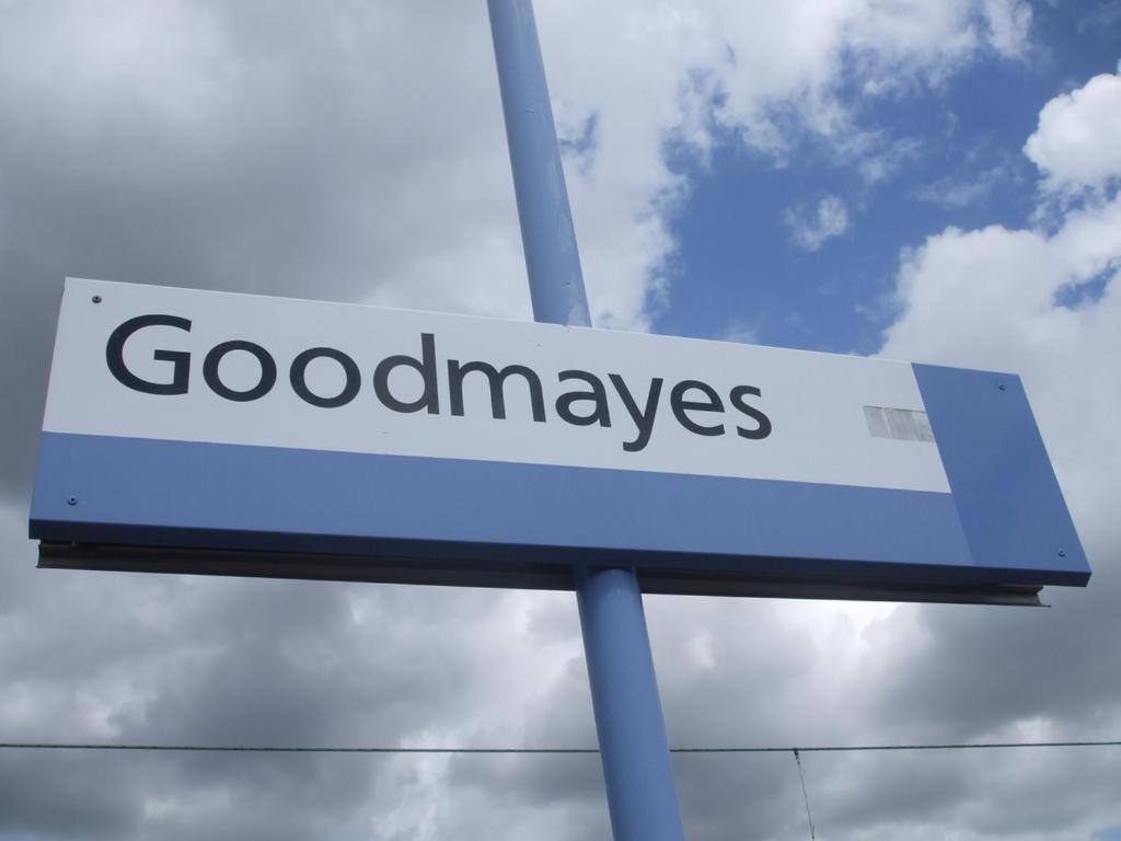 Ilford Hotel Goodmayes Экстерьер фото