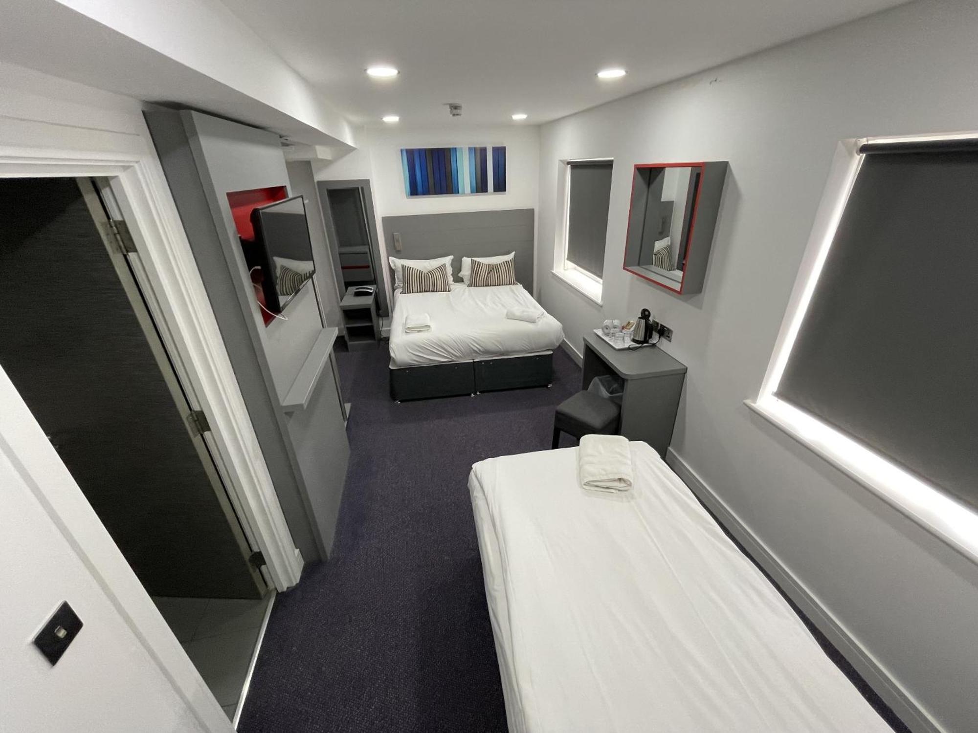 Ilford Hotel Goodmayes Экстерьер фото