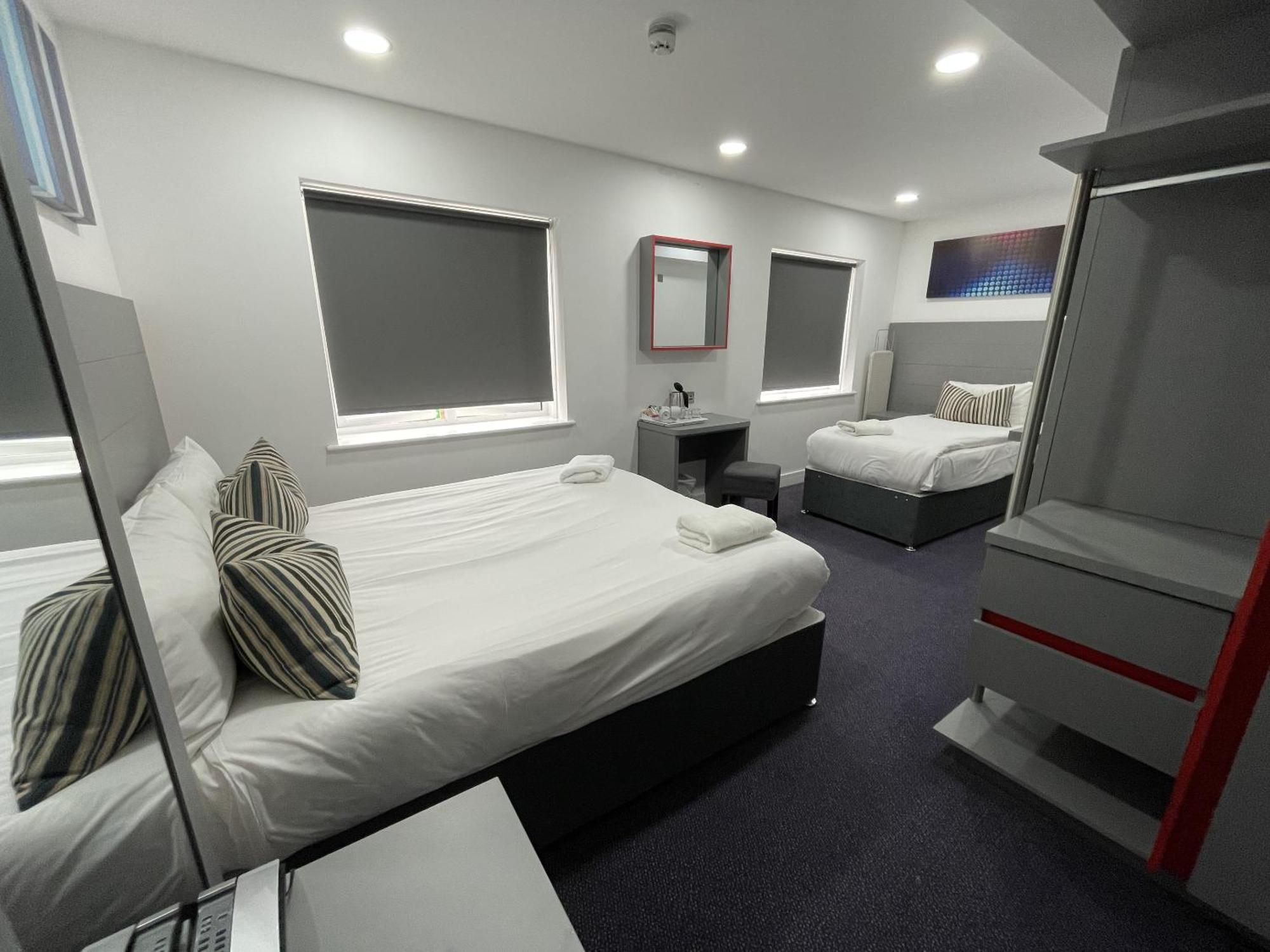 Ilford Hotel Goodmayes Экстерьер фото