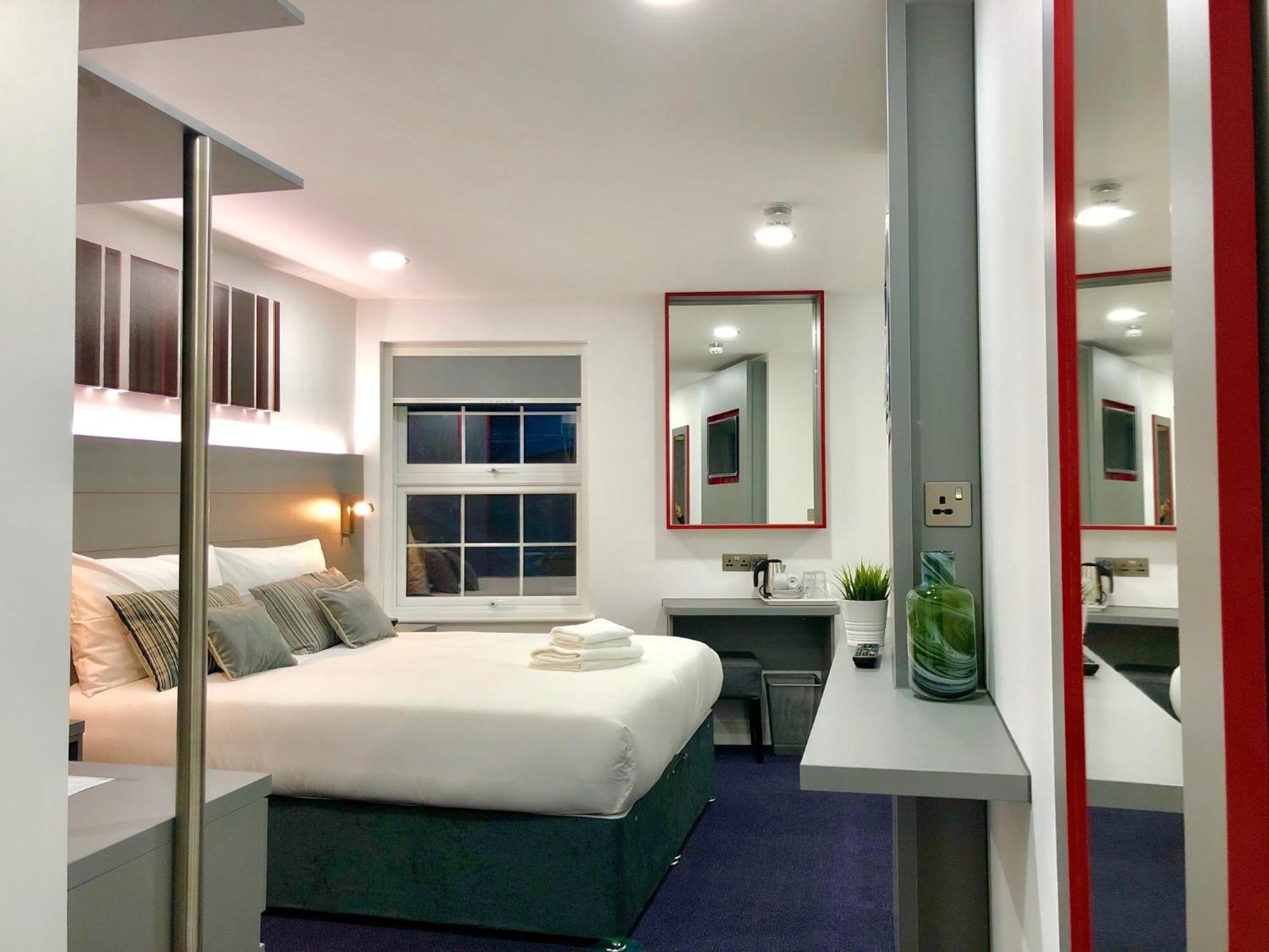 Ilford Hotel Goodmayes Экстерьер фото